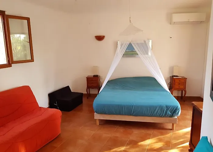 La Marine Piscine Chauffee Avec Piscine 5 Mn A Pied De La * Solaro